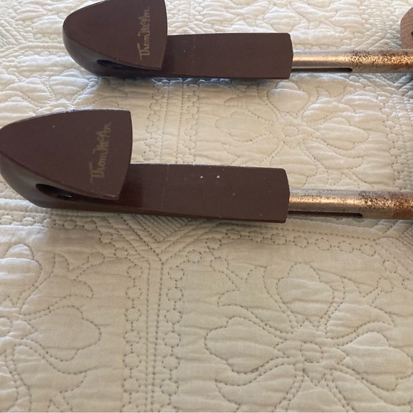 Wood Adjustable Shoe Trees Just Push Split In Middle for Perfect Fit - Picture 2 of 6